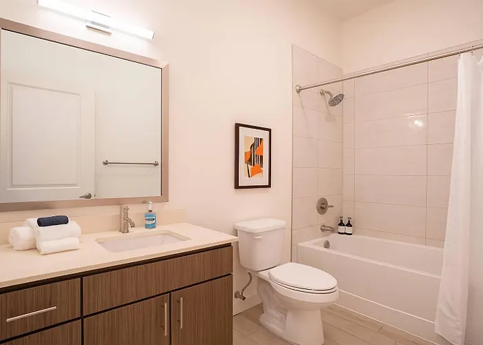 Boulevard Modern Roosevelt 1br Pool & Gym Access